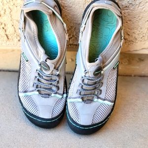 Waterproof jsport shoes